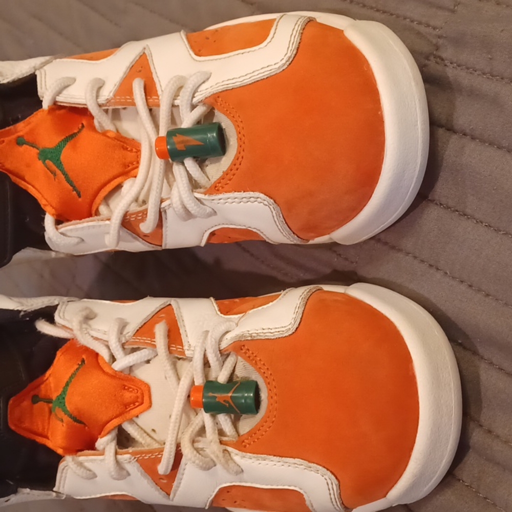 Jordan 6 Retro Like Mike 2017. Size 6 Y